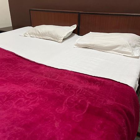 Raja Guest House -- Jalandhar Railway Station -- For Family, Couples, Travellers Esterno foto
