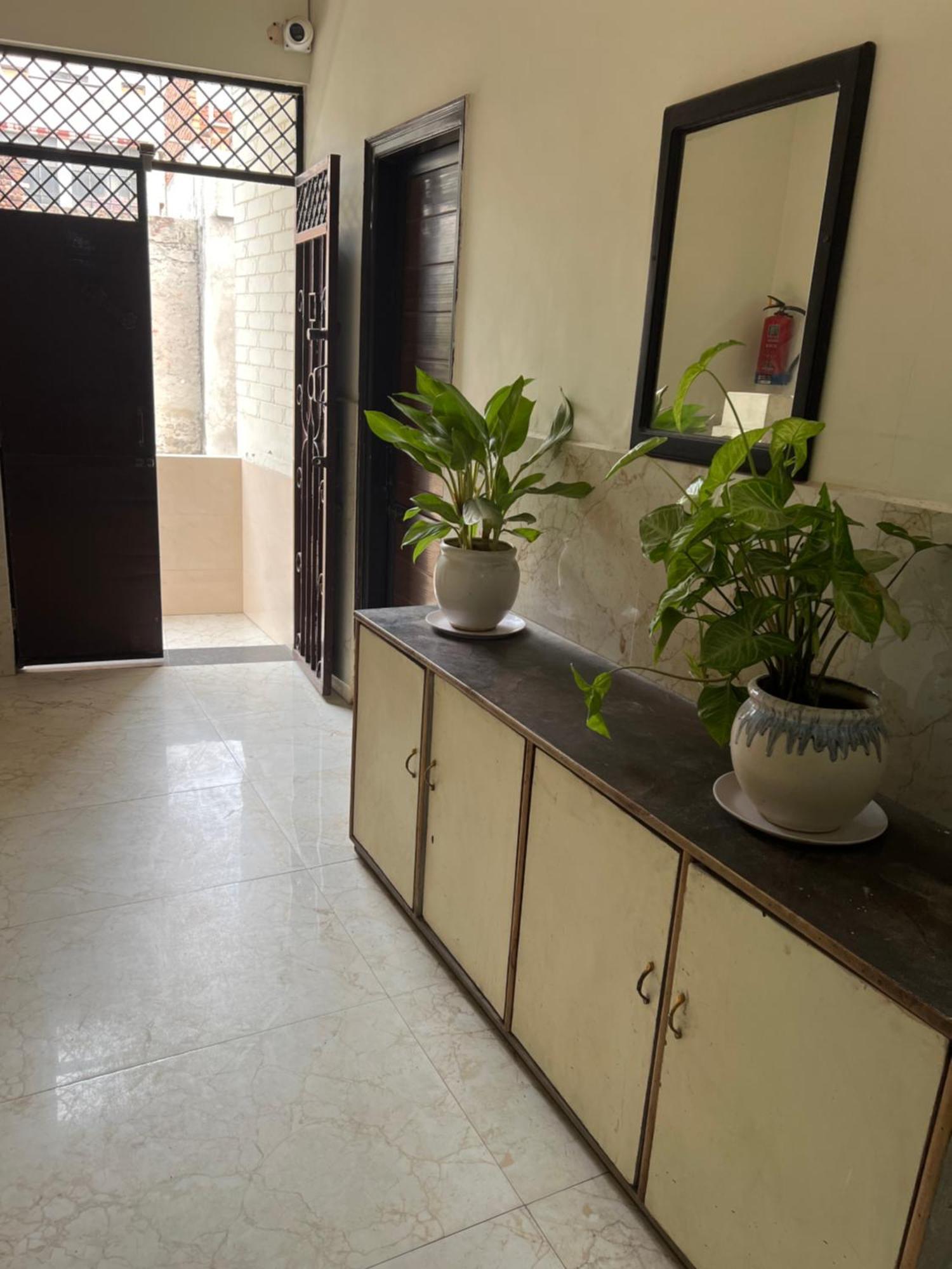 Raja Guest House -- Jalandhar Railway Station -- For Family, Couples, Travellers Esterno foto