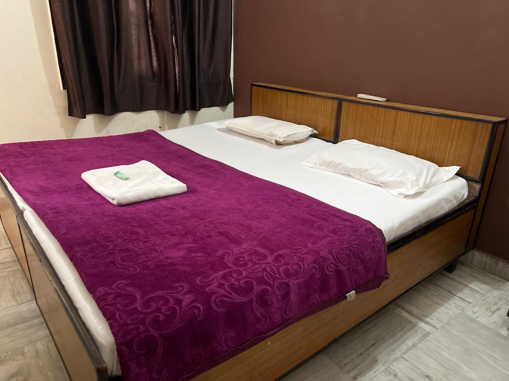Raja Guest House -- Jalandhar Railway Station -- For Family, Couples, Travellers Esterno foto