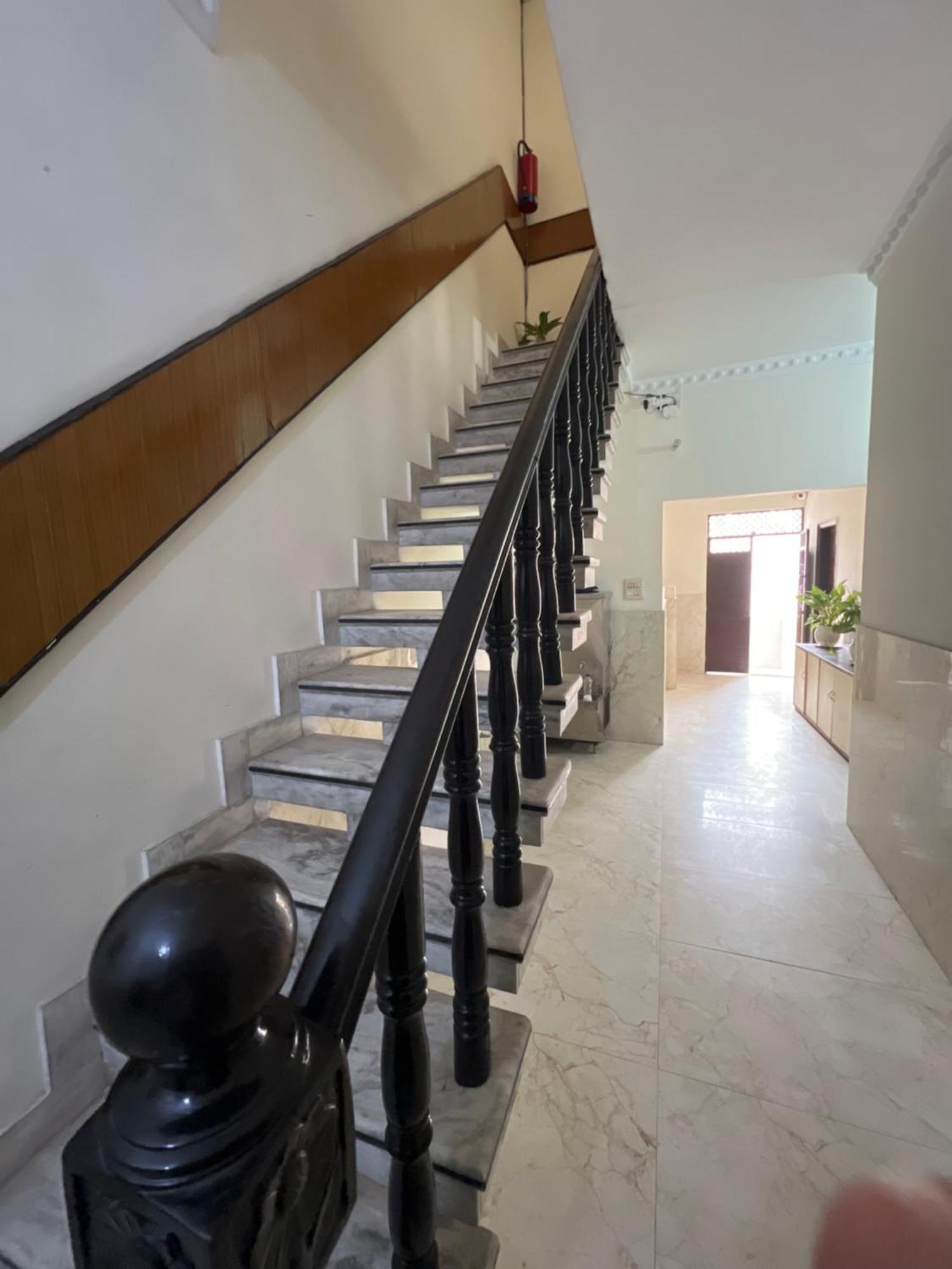 Raja Guest House -- Jalandhar Railway Station -- For Family, Couples, Travellers Esterno foto