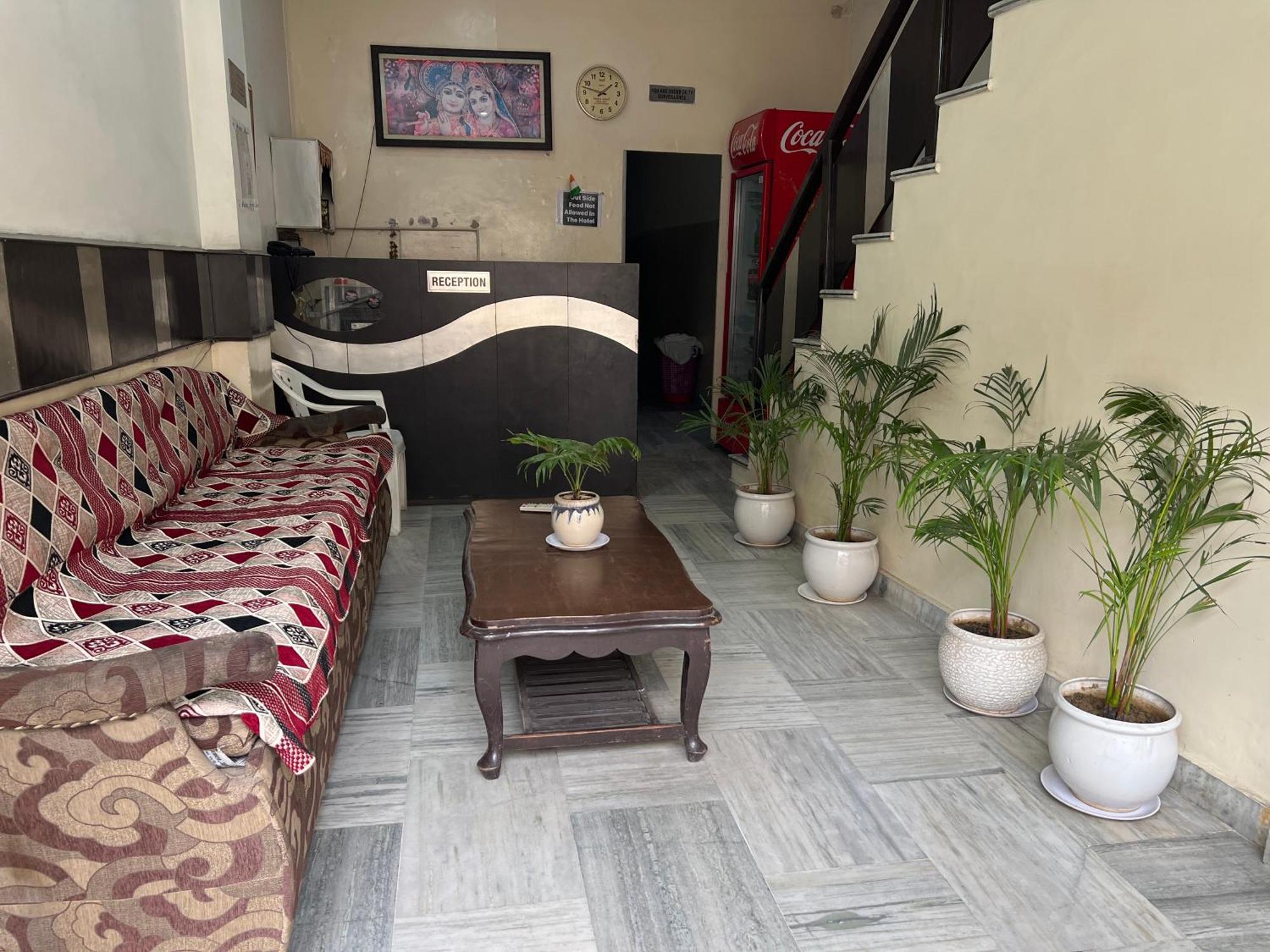 Raja Guest House -- Jalandhar Railway Station -- For Family, Couples, Travellers Esterno foto