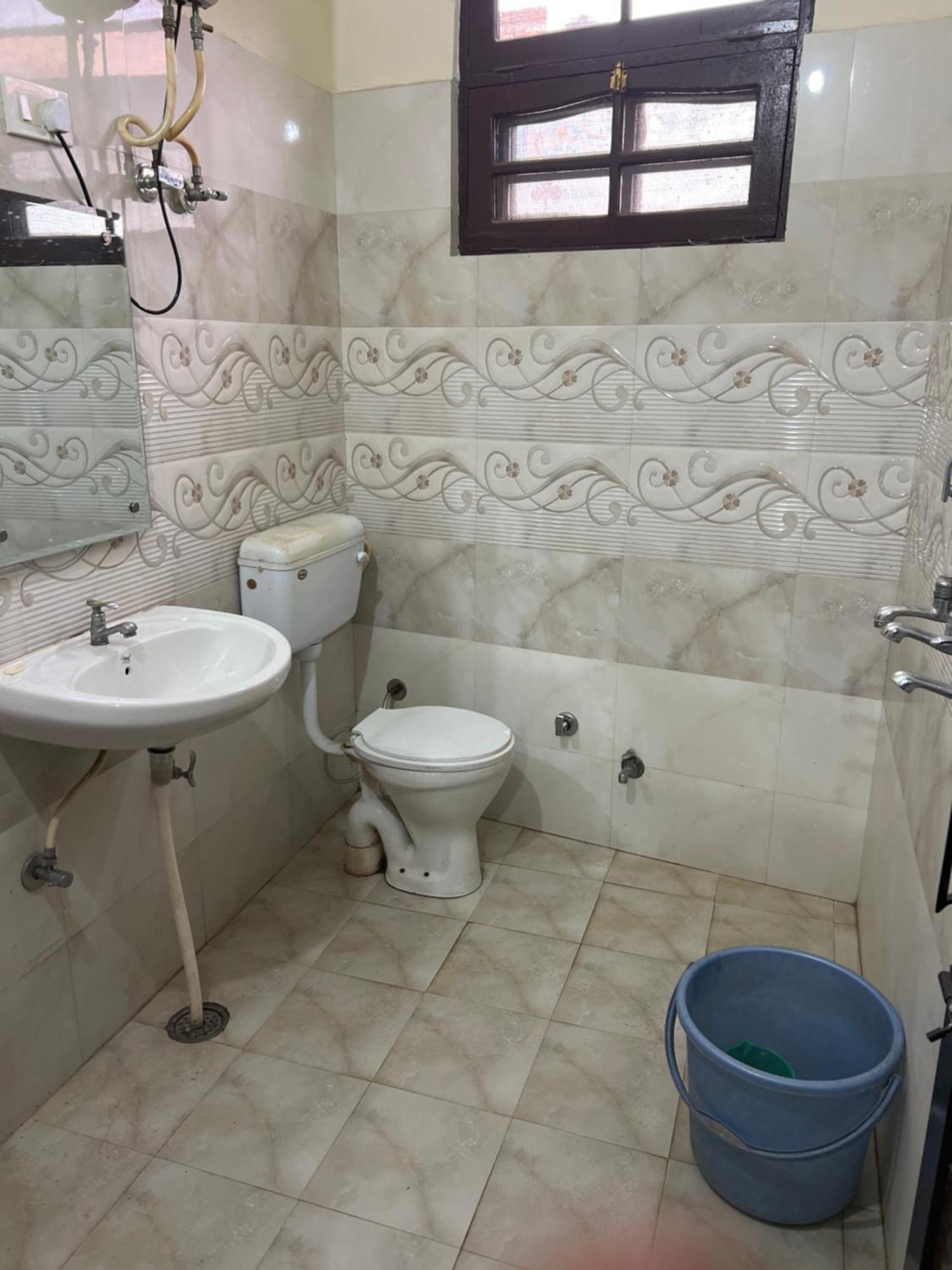Raja Guest House -- Jalandhar Railway Station -- For Family, Couples, Travellers Esterno foto